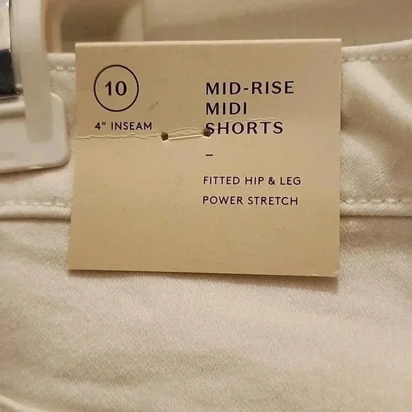 Universal Thread White Denim Mid Rise Shorts - 4" inseam- NWT- Size 10 - raw hem - Picture 3 of 3